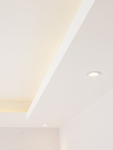 Stylish gallery ceiling and lights