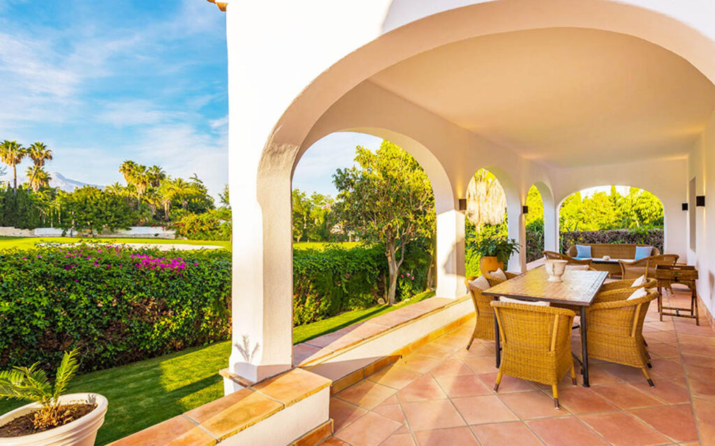 Classic Andalusian outdoor dinning setting