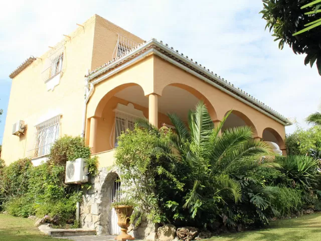 Traditional Andalusian villa in need of refurbishment