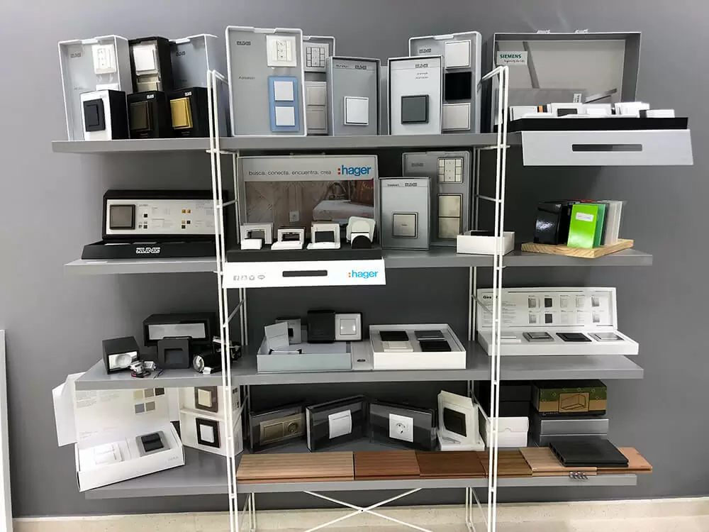 Showroom Shelves