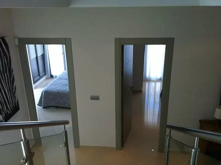 Double door view