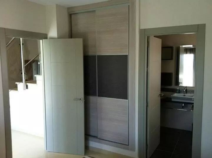 Door leading to stylish en-suite